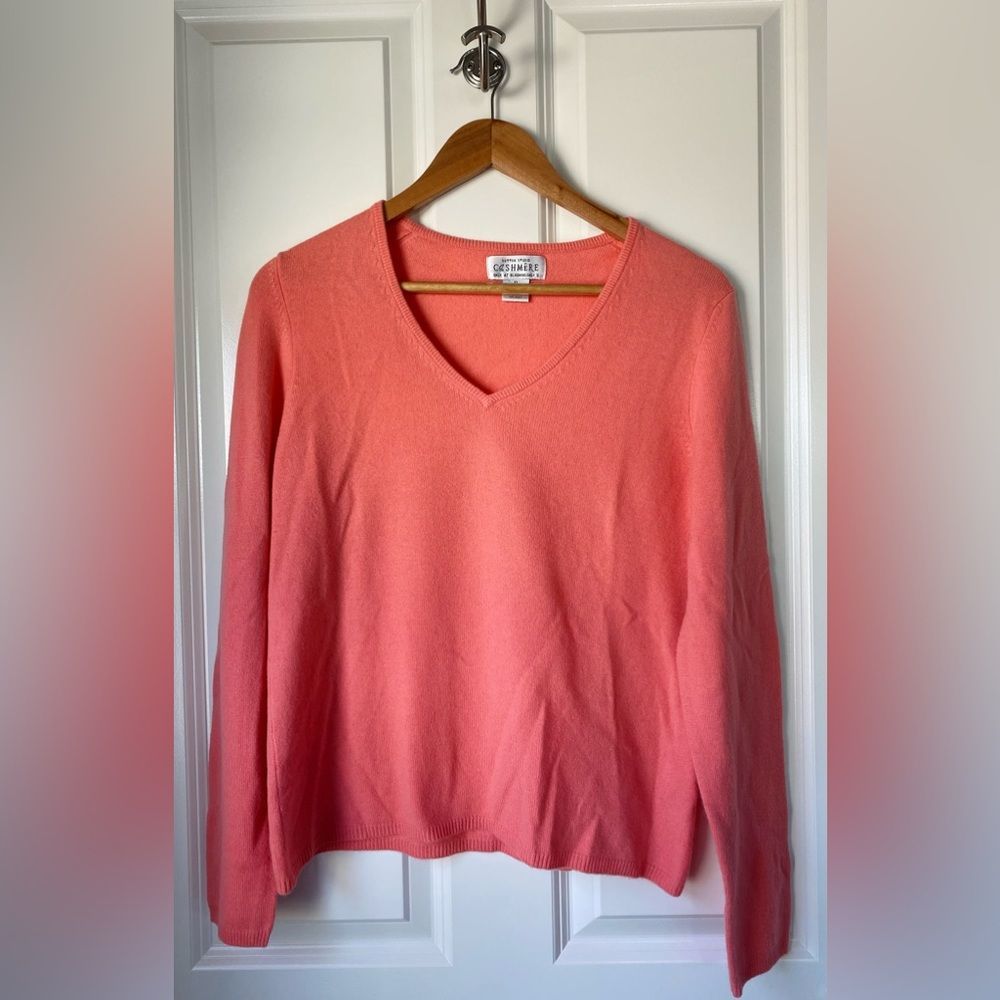 Bloomingdale’s Sutton Studio 100% Cashmere V-Neck Sweater